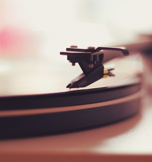 vintage-technology-old-sound
