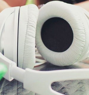 earphones